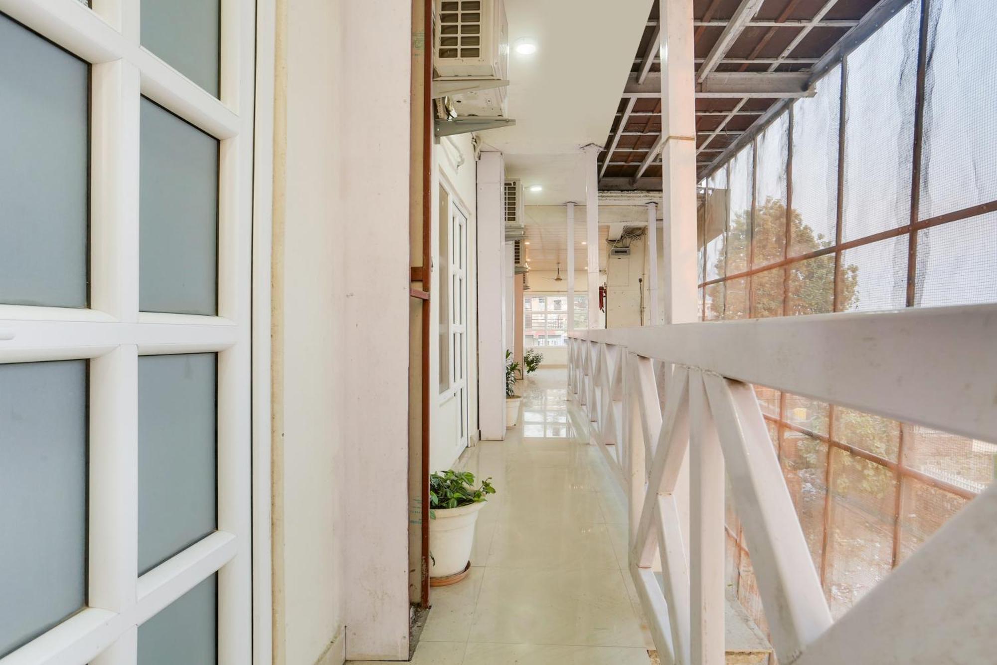 Super Hotel O Jamrani Formerly White House Haldwāni Dış mekan fotoğraf
